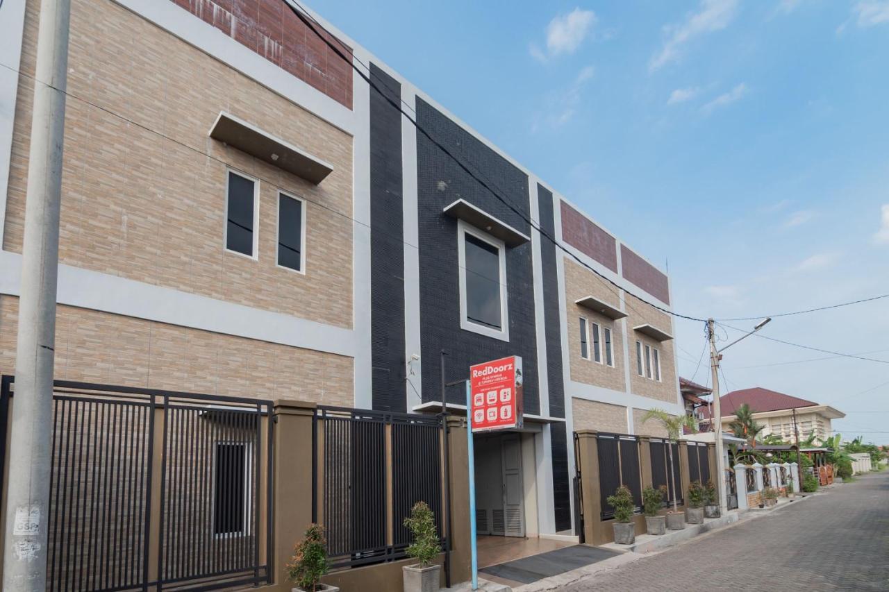 Reddoorz Plus Syariah @ Tuparev Cirebon 3 Εξωτερικό φωτογραφία