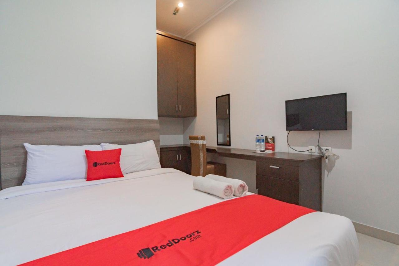 Reddoorz Plus Syariah @ Tuparev Cirebon 3 Εξωτερικό φωτογραφία