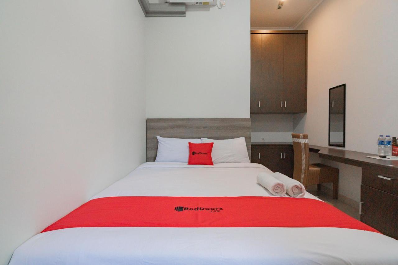 Reddoorz Plus Syariah @ Tuparev Cirebon 3 Εξωτερικό φωτογραφία